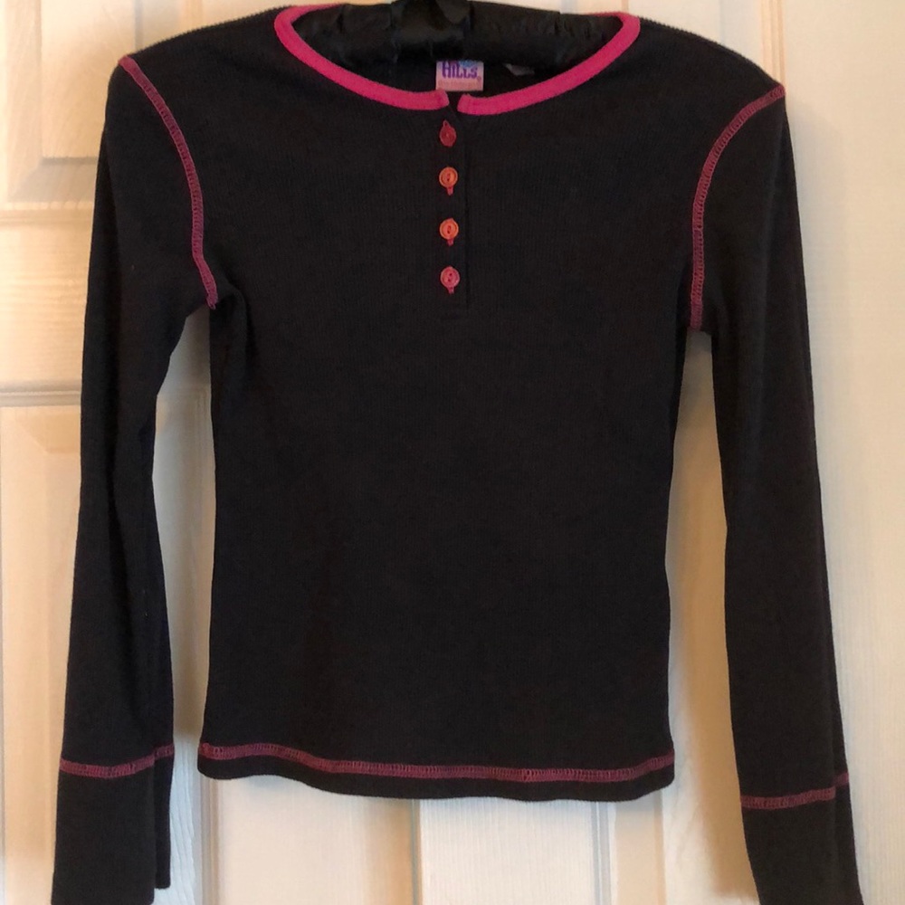 🌴Camp Beverly Hills Cotton/Poly mix soft henley long-sleeved part button top